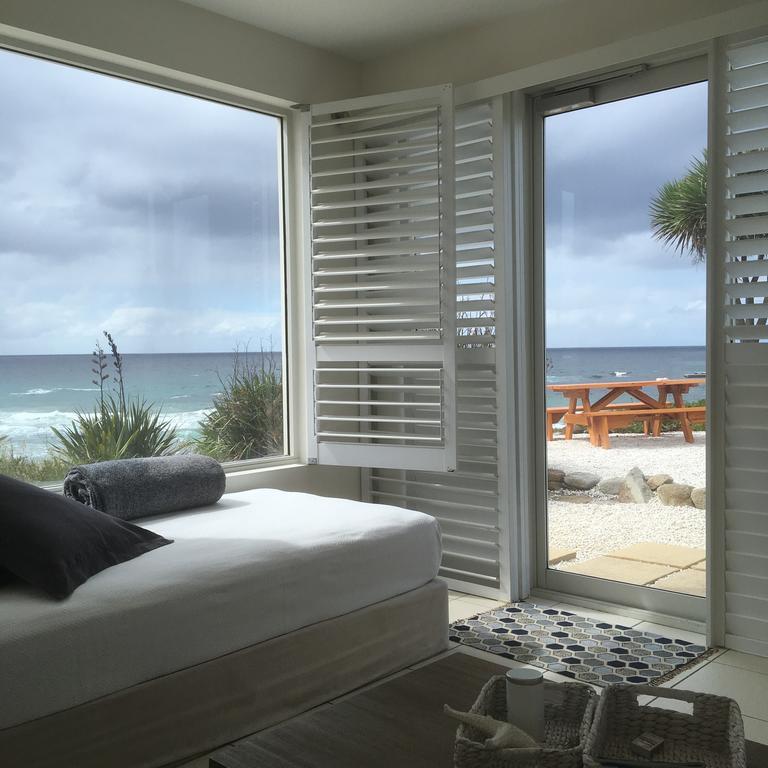 Saltwater - Absolute Oceanfront, Fire Pits, Some Villas With Hot Tubs And Sauna Falmouth Habitación foto