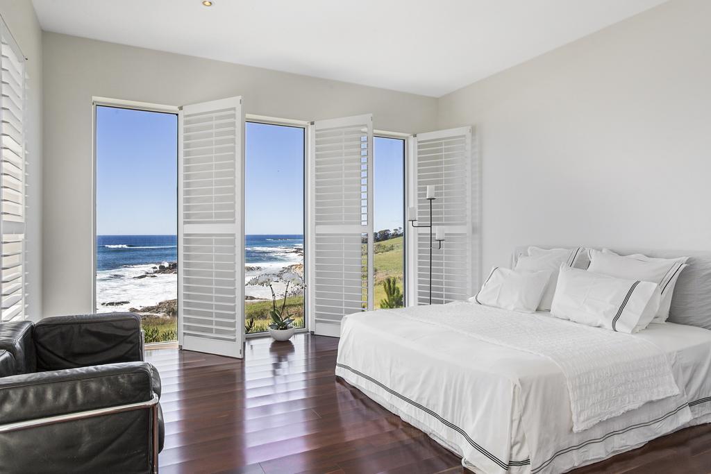 Saltwater - Absolute Oceanfront, Fire Pits, Some Villas With Hot Tubs And Sauna Falmouth Habitación foto